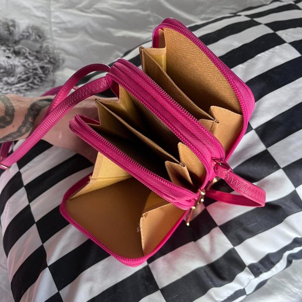 Hot Pink Quilted Heart Purse - Picture 4 of 7